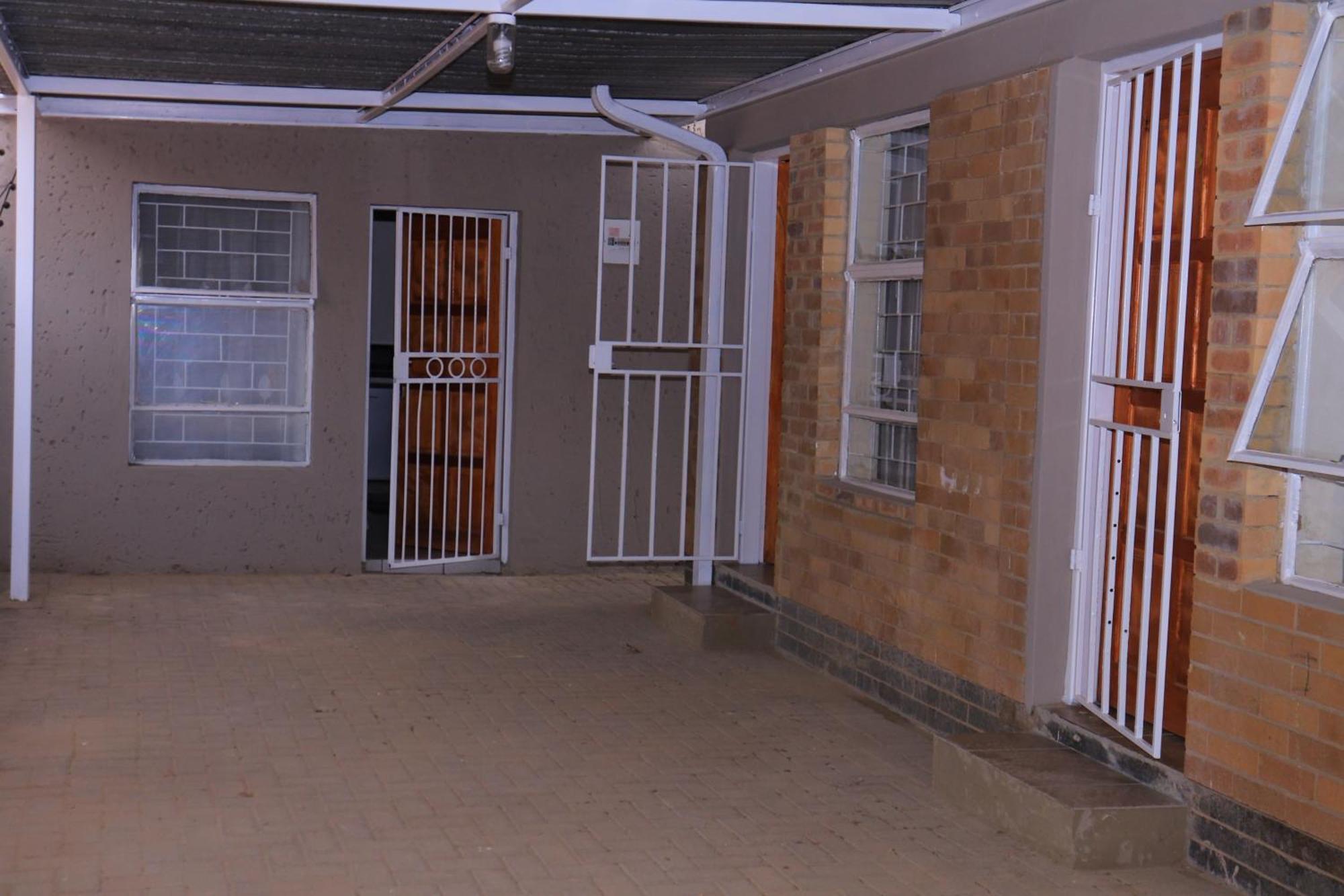 Prax Guest House Vanderbijlpark Exterior foto