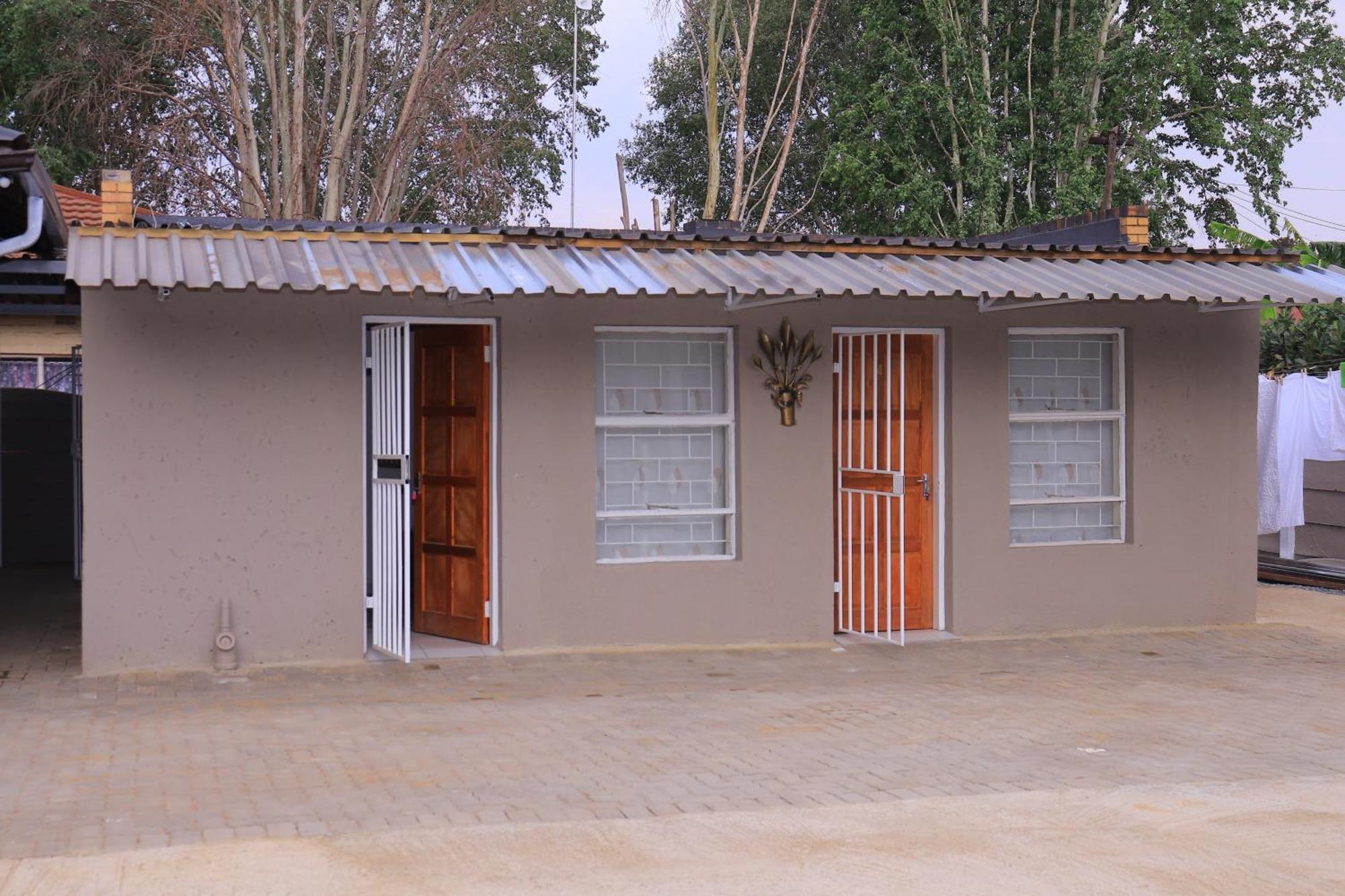 Prax Guest House Vanderbijlpark Exterior foto